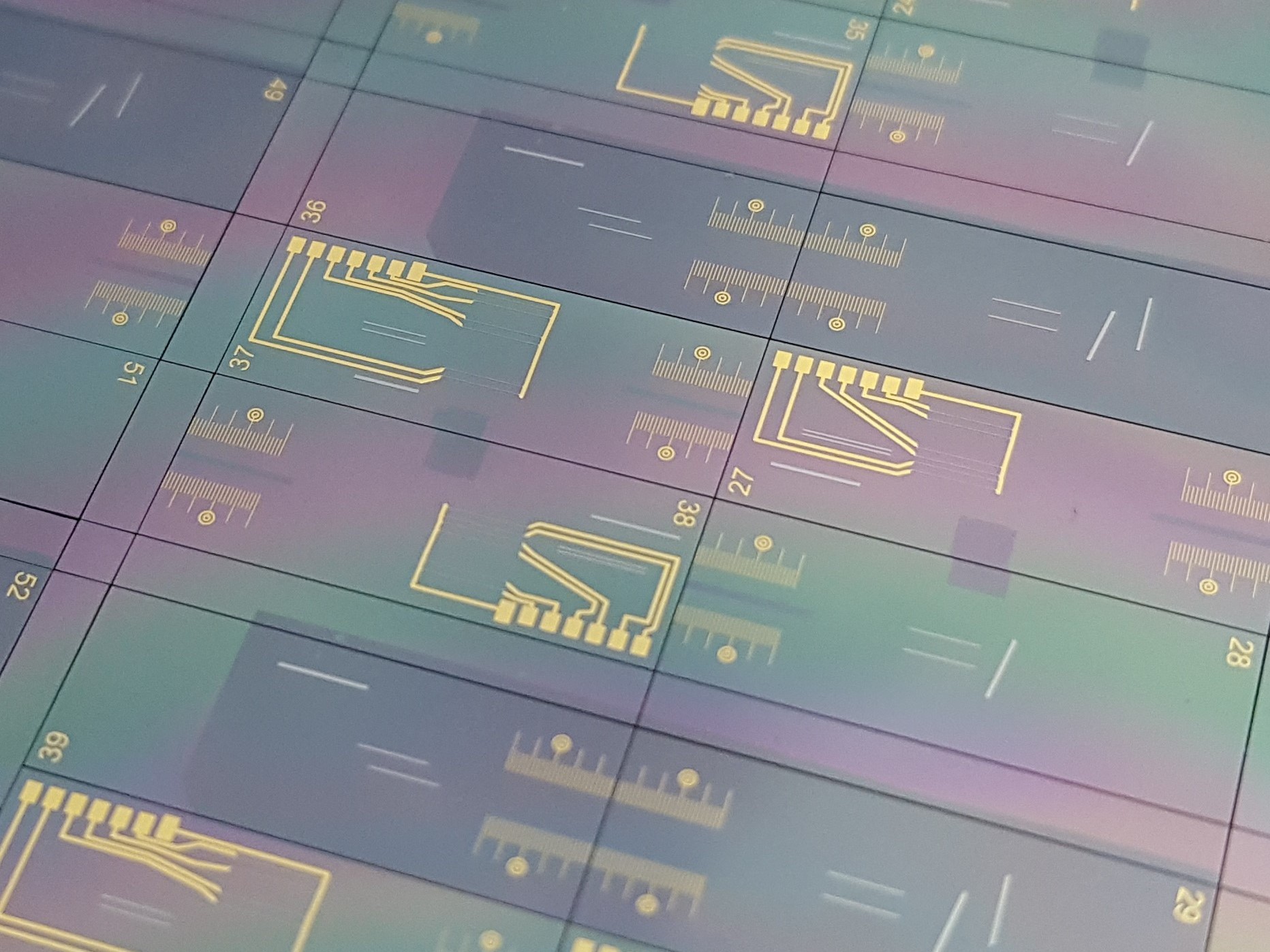 A silicon nitride photonic integrated circuit silicon nitride manufactured in a volume foundry