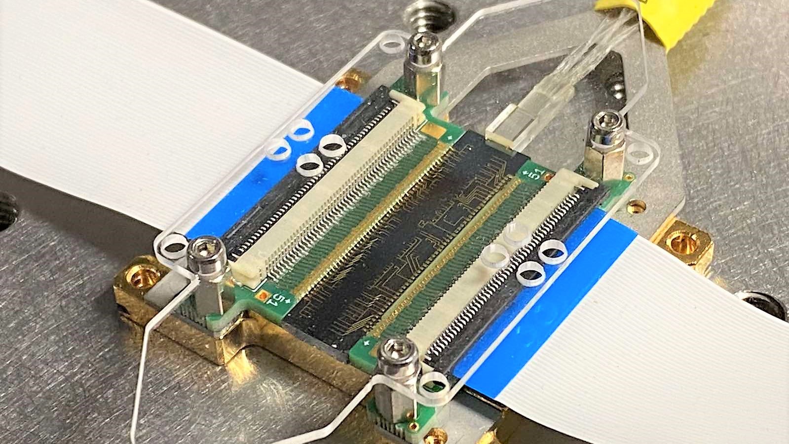 a photonic integrated circuit optical equalizer