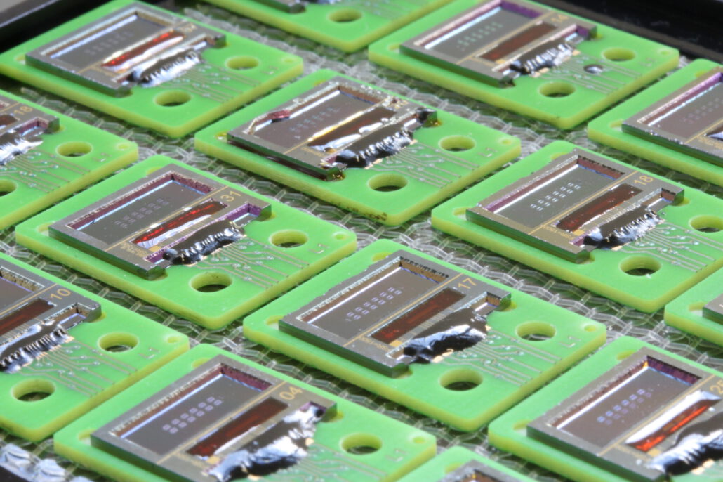 LioniX International biosensor chips on PCBs